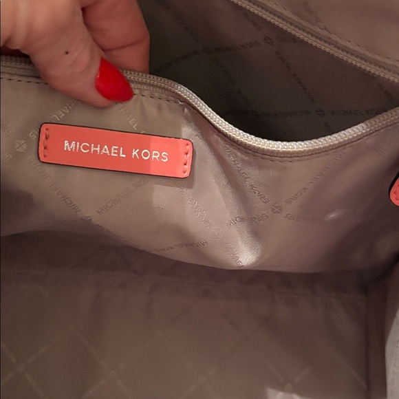 Michael Kors Cream and Pink Signature Tote - Picture 6 of 13